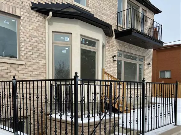 outdoor balcony and deck railinig brampton